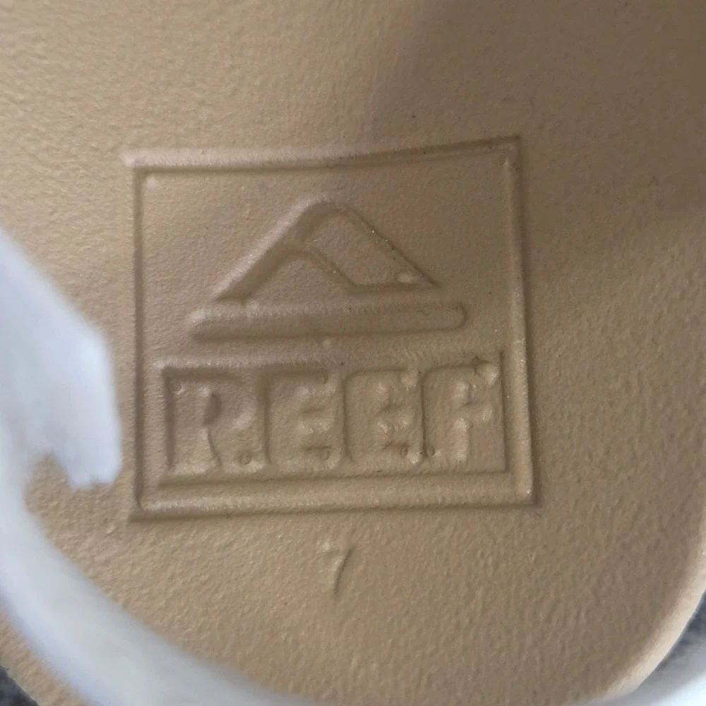 REEF - Girl's Water Vista White Sandals Size 7 - Excellent Toddler Girl
